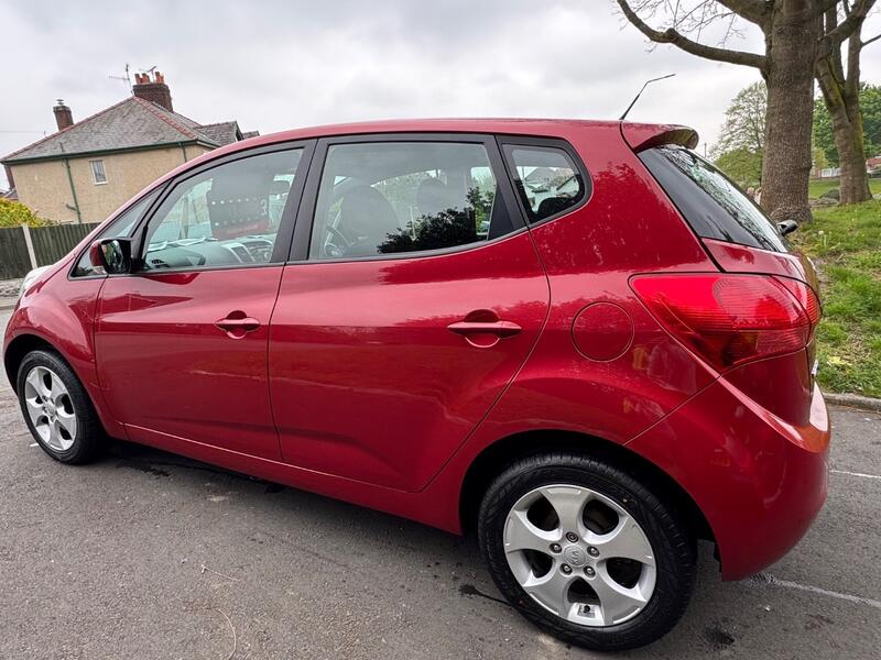 KIA VENGA 1.6 2