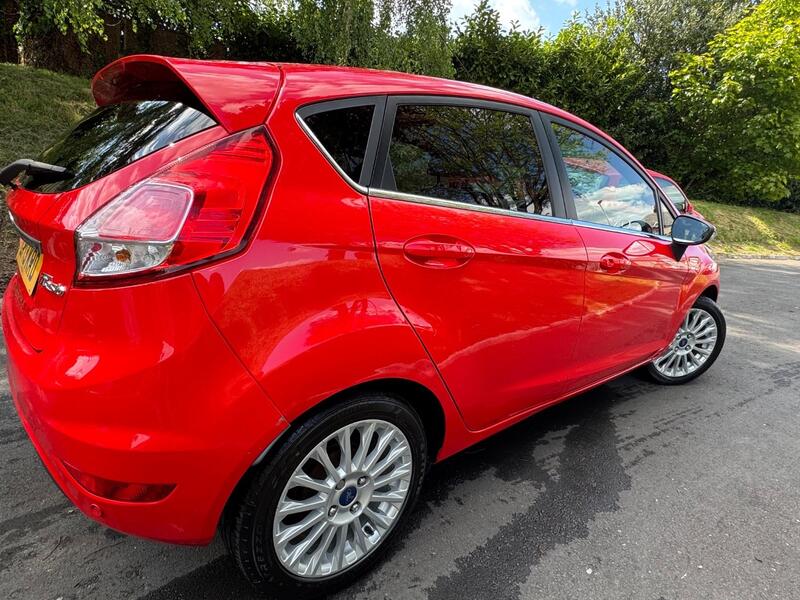 FORD FIESTA 1.6 Titanium