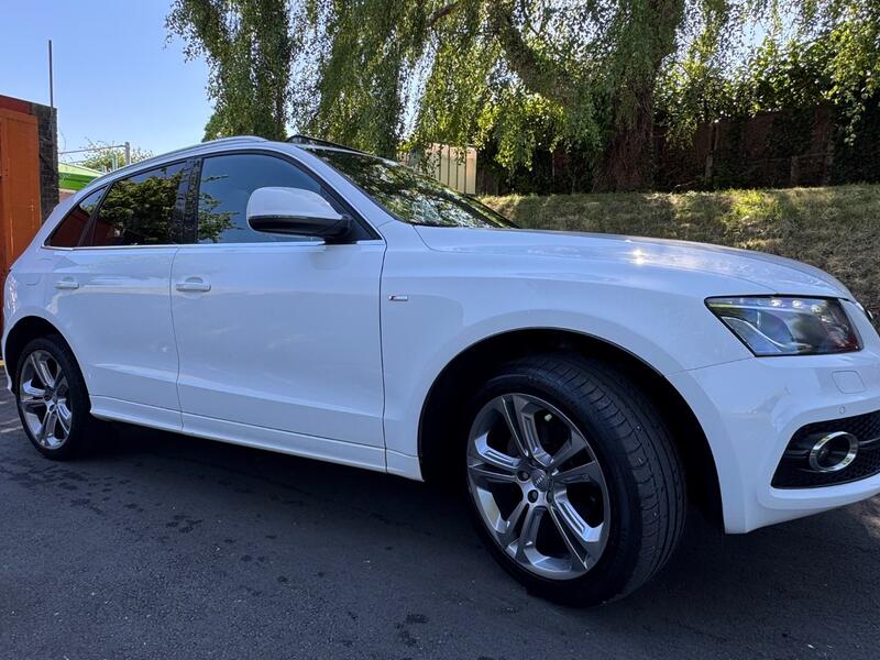AUDI Q5 2.0 TDI S line Special Edition