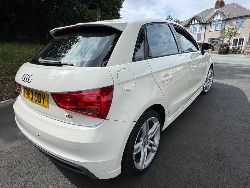 AUDI A1 1.6 TDI S line